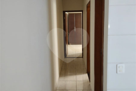 Casa térrea no Cidade Aracy .