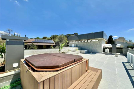 Casa Contemporânea e Mobiliada no Condomínio Palos Verdes – A Essência do Alto Padrão na Granja Viana – 7 suítes, 4 pavimentos com elevador