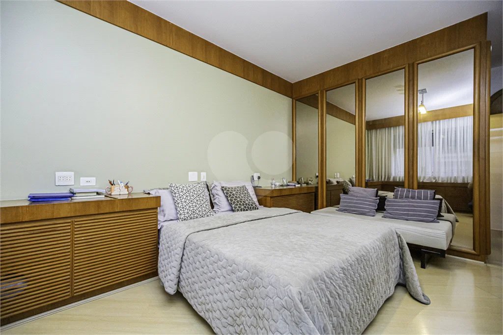 Apartamento á venda em Higienópolis com 212m² 3 dormitórios 1 suíte 2 vagas