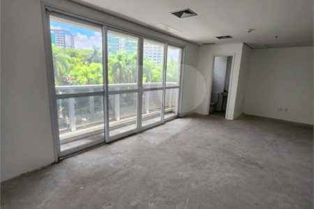 Sala comercial em frente ao Allianz Parque