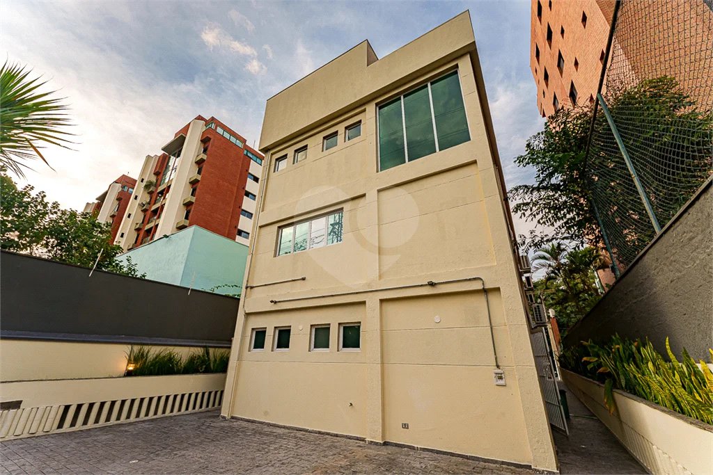 Prédio inteiro comercial á venda e locação na Vila Leopoldina.