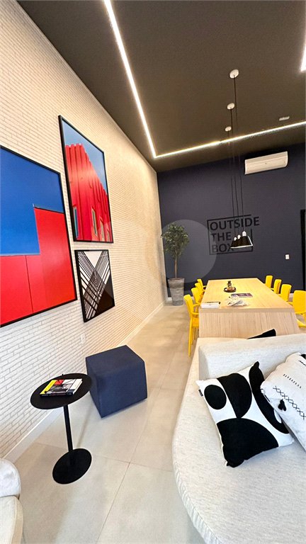 Apartamento à venda na Bela Vista de 24m2 com 1 dormitórios e sem vagas.Estuda Permuta.