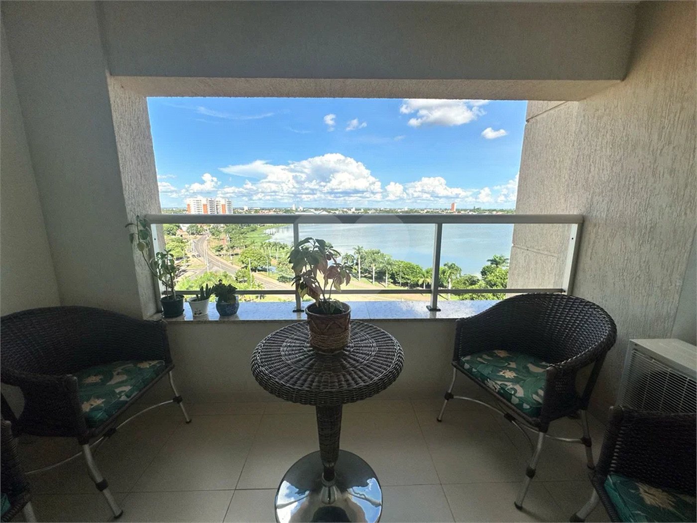 Apartamento à venda com 3 quartos em Interlagos, Três Lagoas - MS