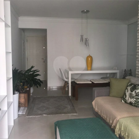 Conforto e Lazer Completo no Tatuapé: Apartamento de 78 m² com Suíte e Duas Vagas!