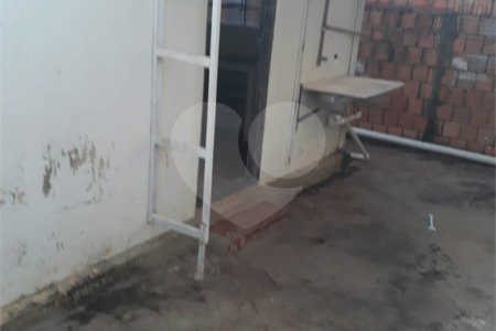 Casa térrea + Sala Comercial na Vila Prado.