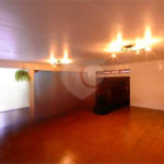 Casa com 4 Dormitórios sendo 1 suíte, com 3 Vagas