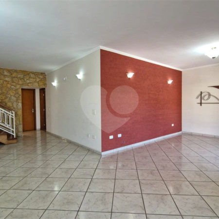 Casa sofisticada à venda em bairro nobre de Atibaia | 3 dormitórios | 408 m²