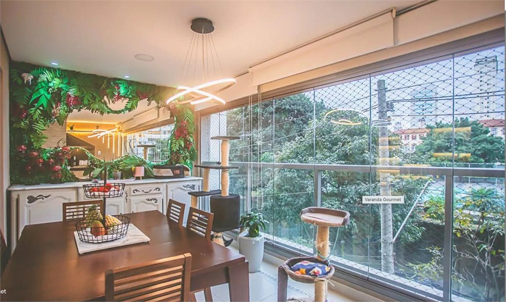 Apto Gardem à venda com 162m², 3 quartos e 2 vagas,a 600 metros do Metrô Santa Cruz. Aceita e estuda Permuta.
