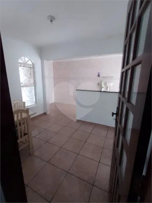 CASA A VENDA NO BAIRRO TRINTA E UM DE MARÇO COM 3 DORMITORIOS, 2 BANHEIROS, 2 VAGAS, SJC