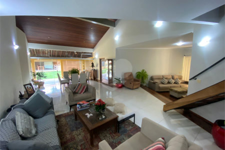 Casa térrea no Condomínio Parque Faber I