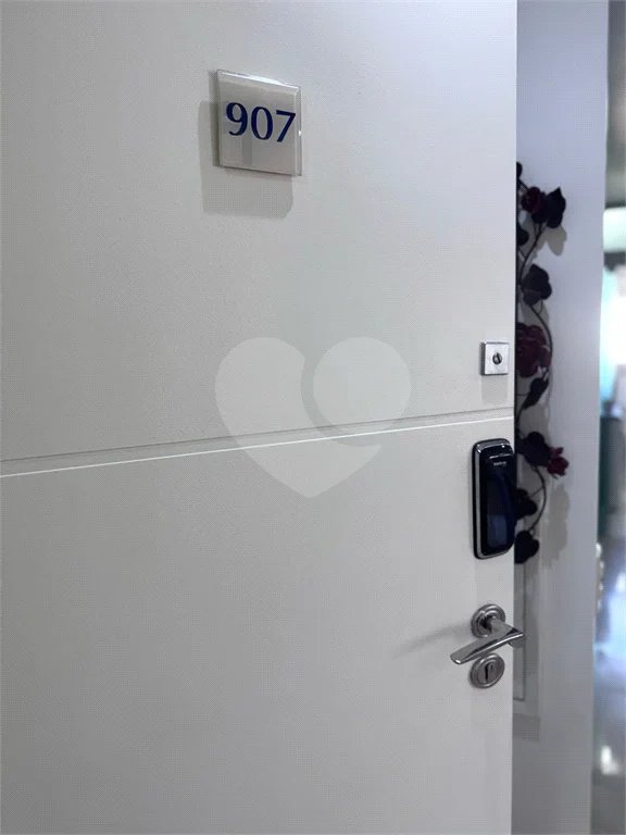 O Seu Apartamento Exclusivo: 74 m² Reformados ao Lado do Ibirapuera!