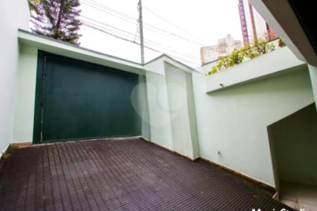 Casa com 360m² , 3 dormitórios , sendo 1 suíte , 4 vagas , disponível para venda ou locação , no centro de Santo André.