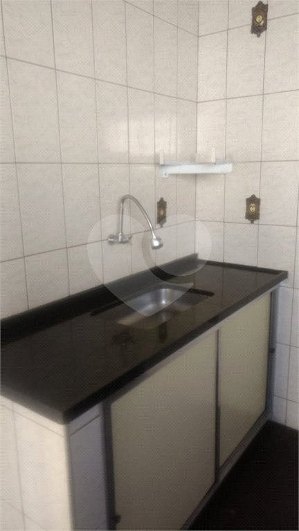 Sobrado com 4 dormitórios, sendo 1 suíte.