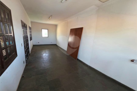 Casa Térrea 5 quartos bem localizada com piscina.