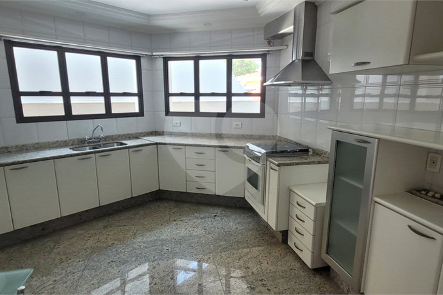 Sobrado de alto padrão com piscina e sauna no Jardim França