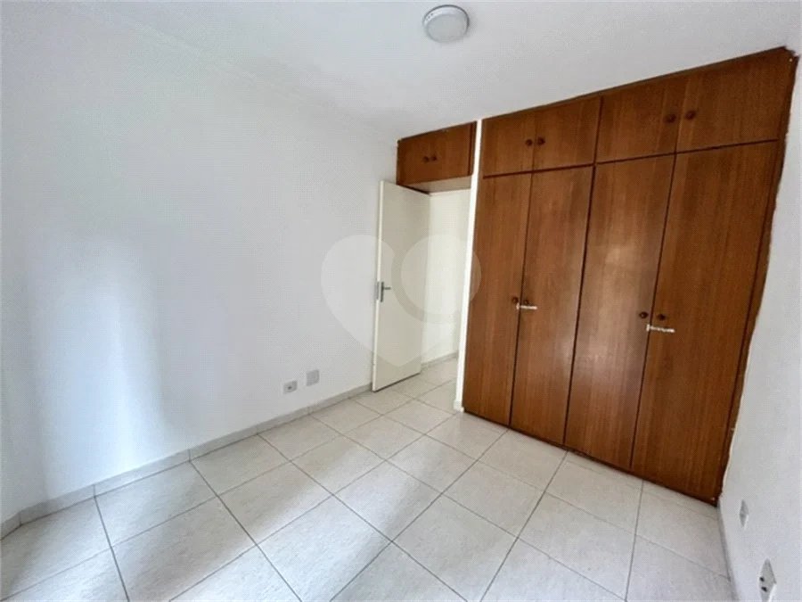 Apartamento Reformado com 1 dormitório, 1 vaga de garagem em Santa Cecília.