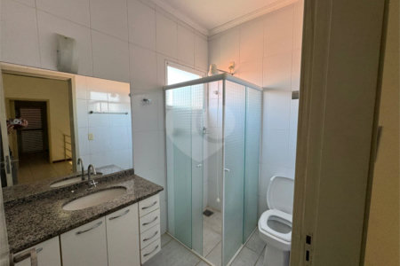 Casa á venda, com 3 dormitórios, no bairro Planalto paraíso em São Carlos.
