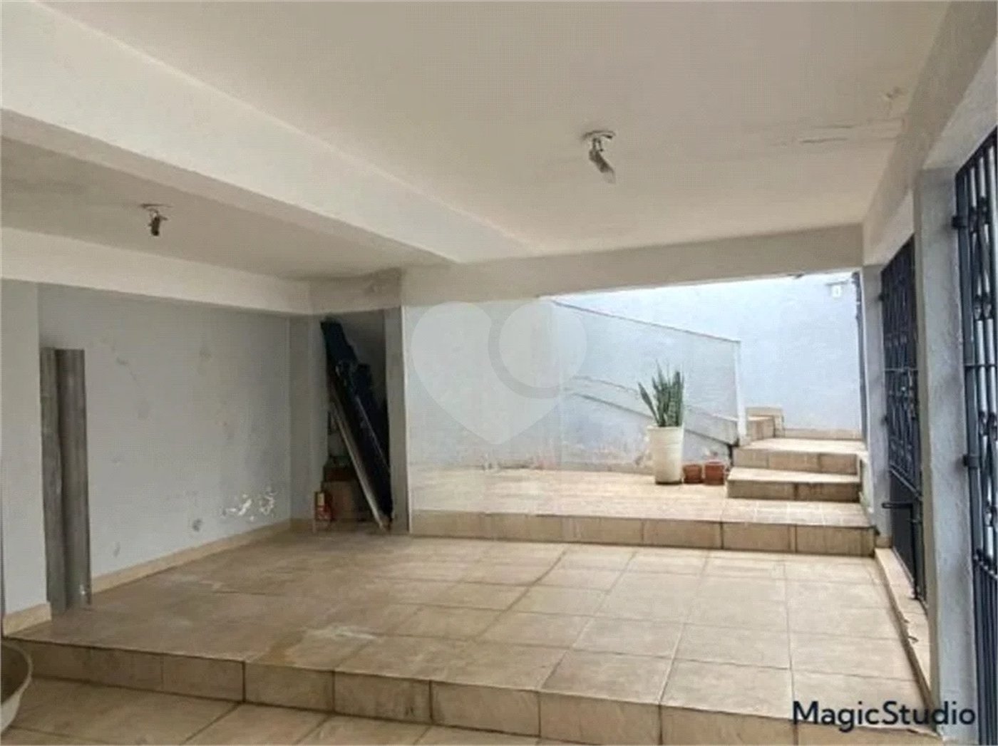 Casa com 180m², 3 dormitórios, sendo 1 suíte, 2 vagas, à venda na Vila Prudente.