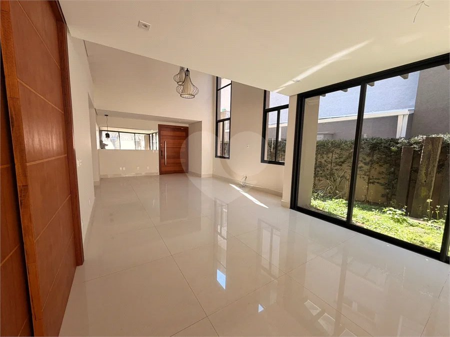 CASA À VENDA CONDOMINIO PORTAL BRAGANÇA | 4 SUÍTES | PISCINA