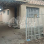 Casa térrea com 2 dormitórios.