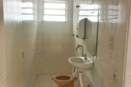 Casa à venda ou para alugar com 7 quartos, sendo 2 suítes,  em Jardim Peri Peri, São Paulo, SP