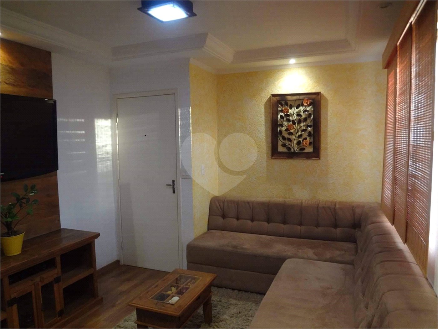 Apartamento no Condomínio Residencial Ipê I .
