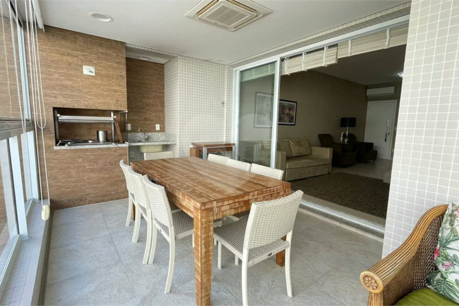 Apartamento à venda com 3 quartos, sendo 1 suíte, em Riviera de São Lourenço, Bertioga, SP