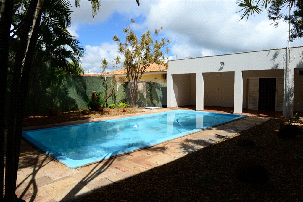 Casa térrea em Araraquara/SP.