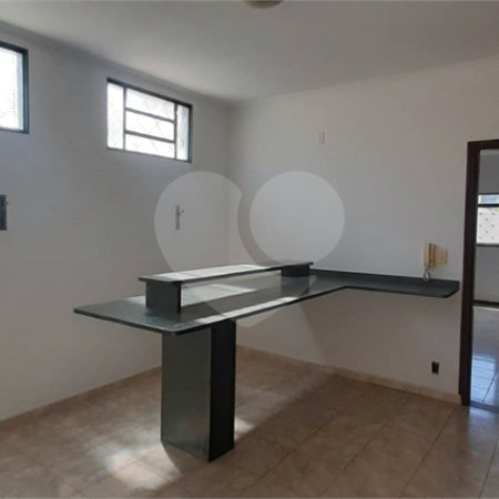Casa térrea para venda, com 3 dormitórios, sendo 1 suíte.
