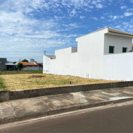 Terreno plano com 250,00 m²
