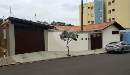 Sobrado à venda com 4 quartos, sendo 1 suíte, em Planalto Paraíso, São Carlos, SP