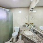 Apartamento à venda com 5 quartos, sendo 3 suítes,  em Riviera de São Lourenço, Bertioga, SP