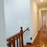 Casa com 324m², 4 dormitórios, sendo 1 suíte, 4 vagas, à venda no Jardim Las Vegas em Santo André.