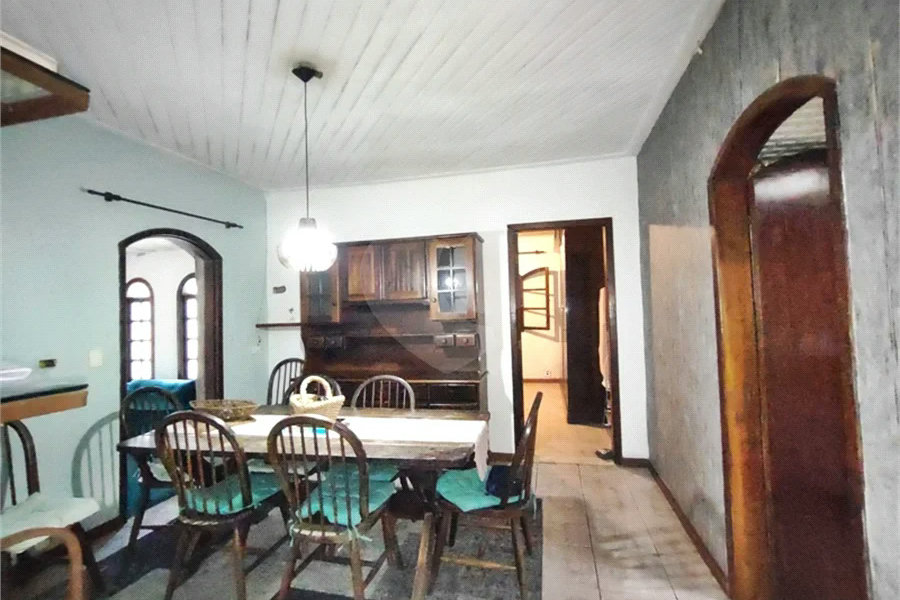 Casa Térrea de Esquina à Venda no Parque Vitória – Excelente Potencial!