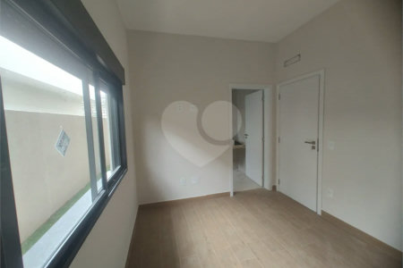 Casa exclusiva em Atibaia de alto padrão com 3 suítes, piscina, espaço gourmet, condomínio fechado, aceita financiamento