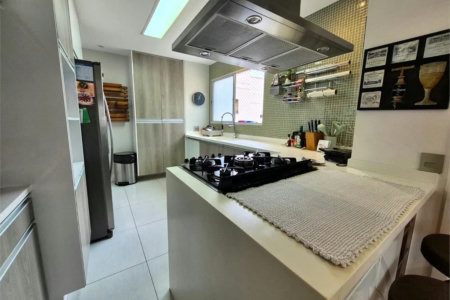 Apartamento à venda com 3 suítes em Lar São Paulo, São Paulo, SP