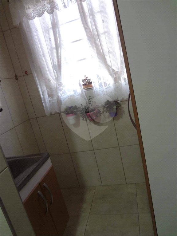 Apartamento no Condomínio Residencial Ipê I .
