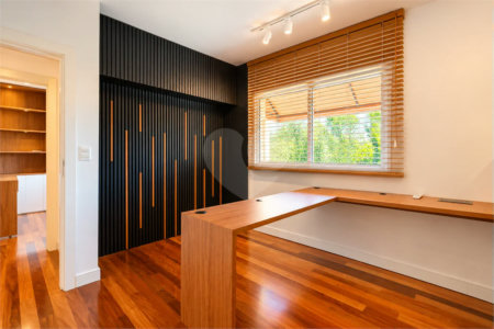 Apartamento à venda com 4 quartos, sendo 1 suíte, em Alto da Boa Vista, São Paulo, SP