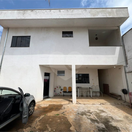 CASA A VENDA N EMBARÉ