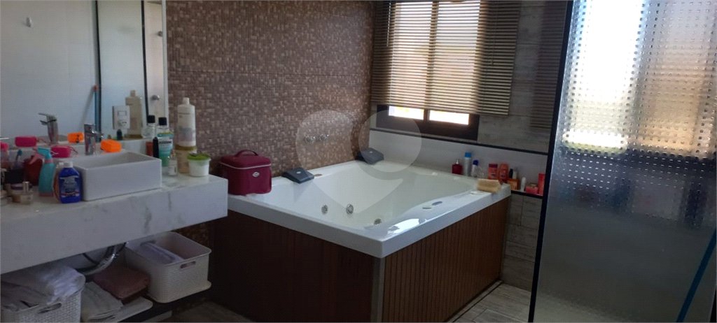 Luxuoso Sobrado com 4 Suítes