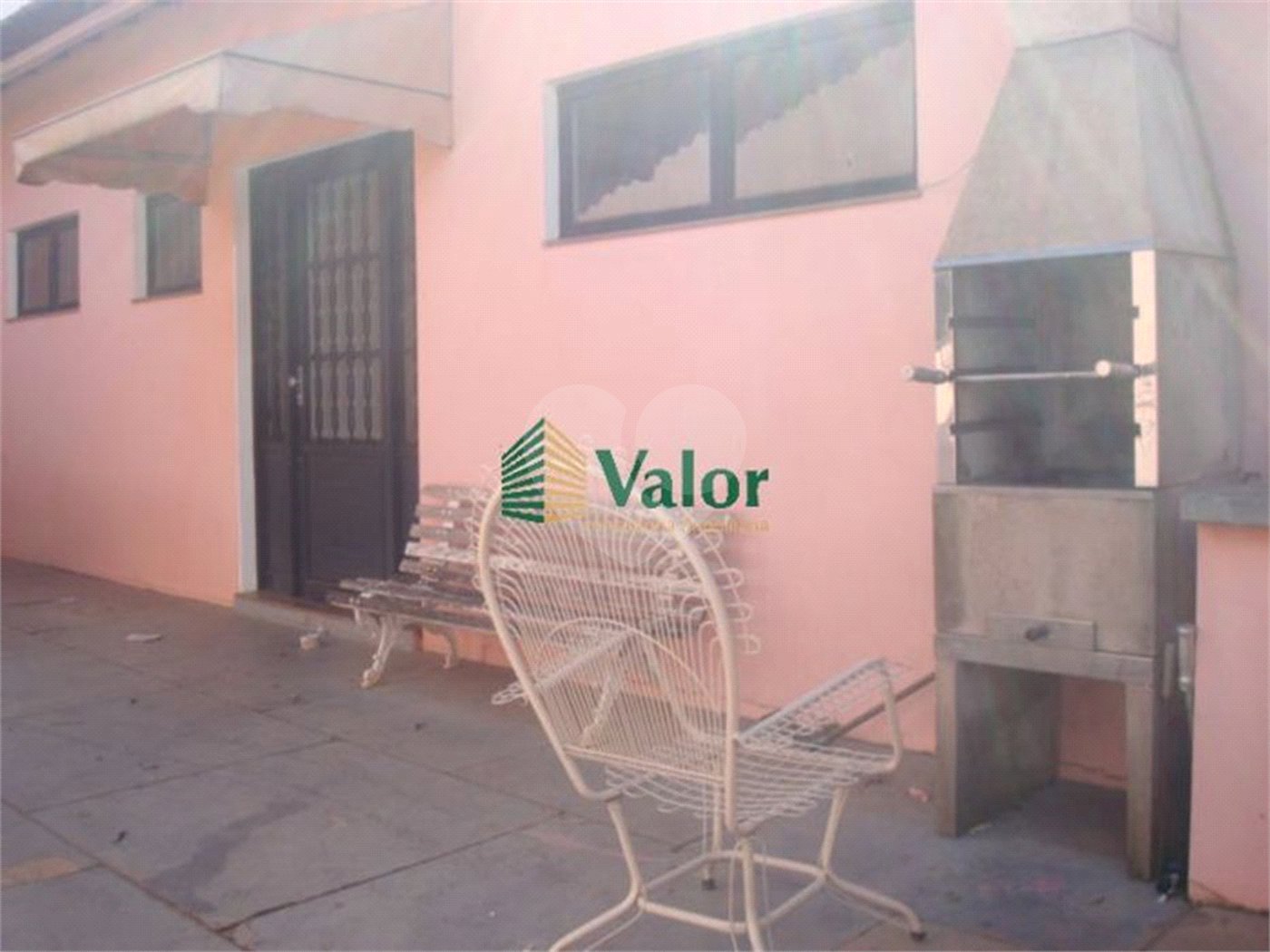 Casa com Edícula