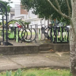 CONDOMÍNIO VALE DAS PALMEIRAS - CASA 3 QTOS + SUITE + PISCINA + GARAGEM 4 CARROS + ENERGIA SOLAR