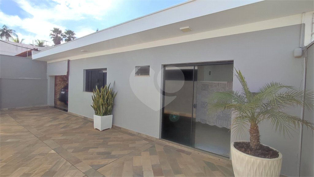 Casa com 3 dormitórios à venda no bairro Jardim Cardinalli, em São Carlos/SP
