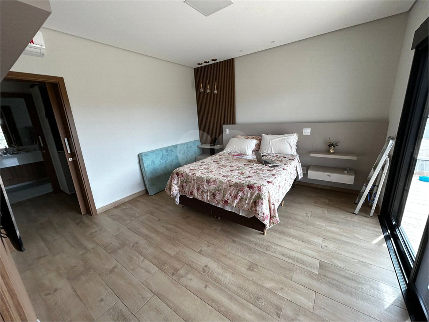 Casa de alto padrão para venda no condomínio Damha III.