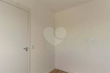 Apartamento de 38 m² com 2 dormitórios no Brás