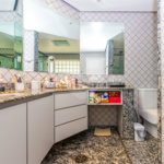 Casa à venda com 4 quartos, sendo 3 suítes, em Interlagos, São Paulo, SP
