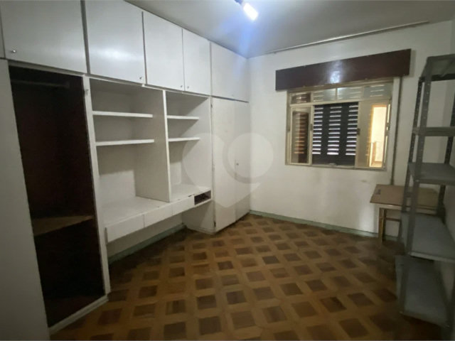 Sobrado à venda ou para alugar com 4 quartos, sendo 1 suíte,  em Campo Belo, São Paulo, SP
