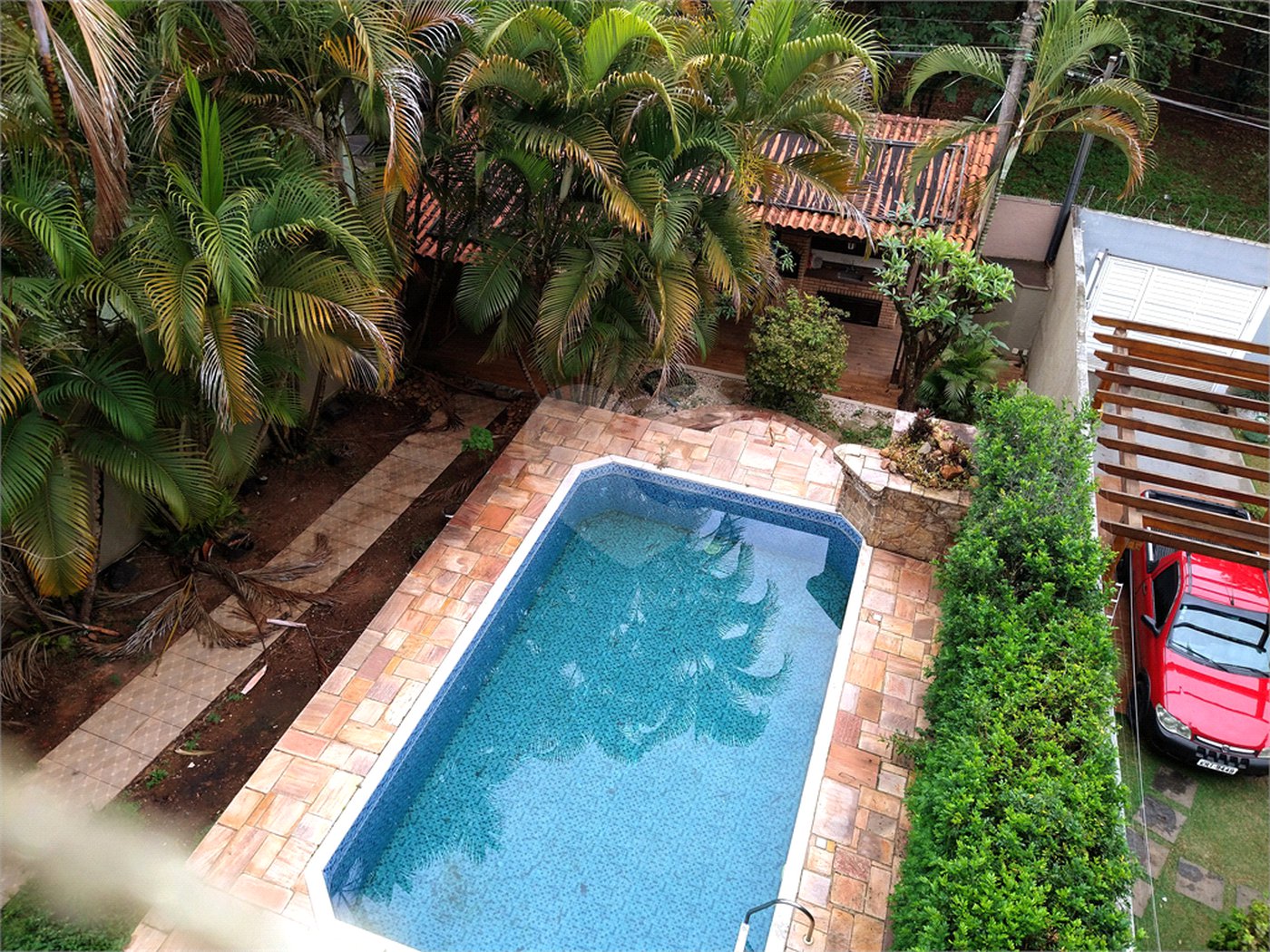 SOBRADO DE 426,0 M² COM 04 SUITES, SALÃO DE FESTAS, 06 VAGAS,06 BANHEIROS E PISCINA PARA LOCAÇÃO OU VENDA NO BARRO BRANCO