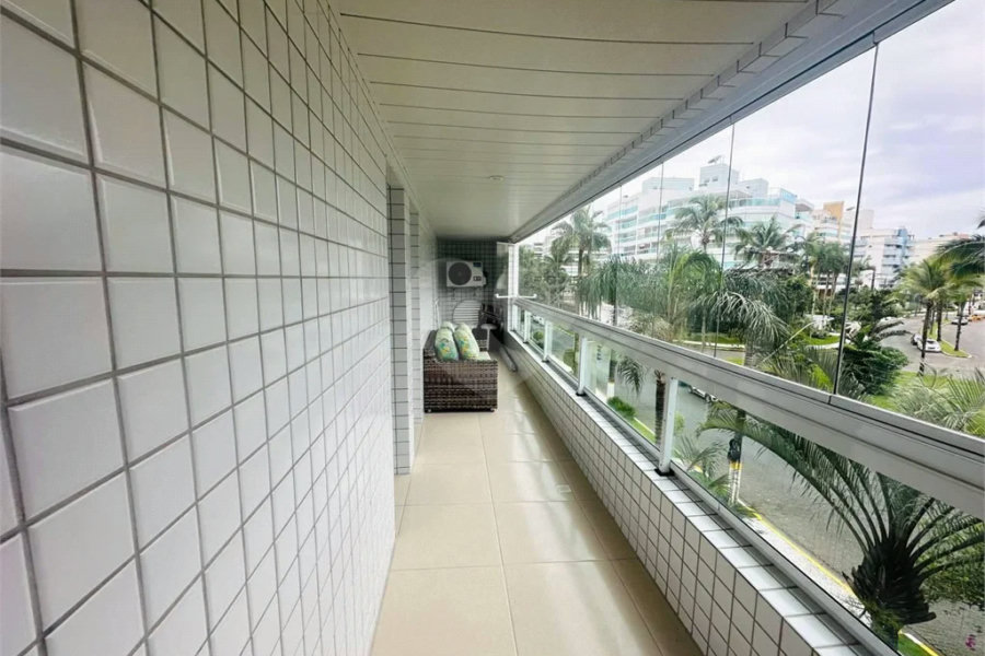 Apartamento à venda com 3 quartos, sendo 1 suíte, em Riviera de São Lourenço, Bertioga, SP