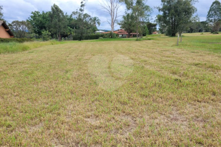 Loteamento Residencial no Condomínio Vila Pinhal do Broa.